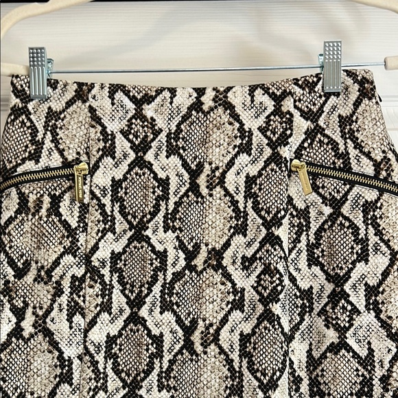 Stylish Michael Kors Snake Print Skirt - Black and Cream - Picture 2 of 8